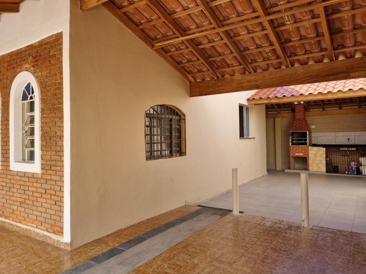 Confortável casa com piscina e churrasqueira a 100m da praia Caraguatatuba Exterior foto