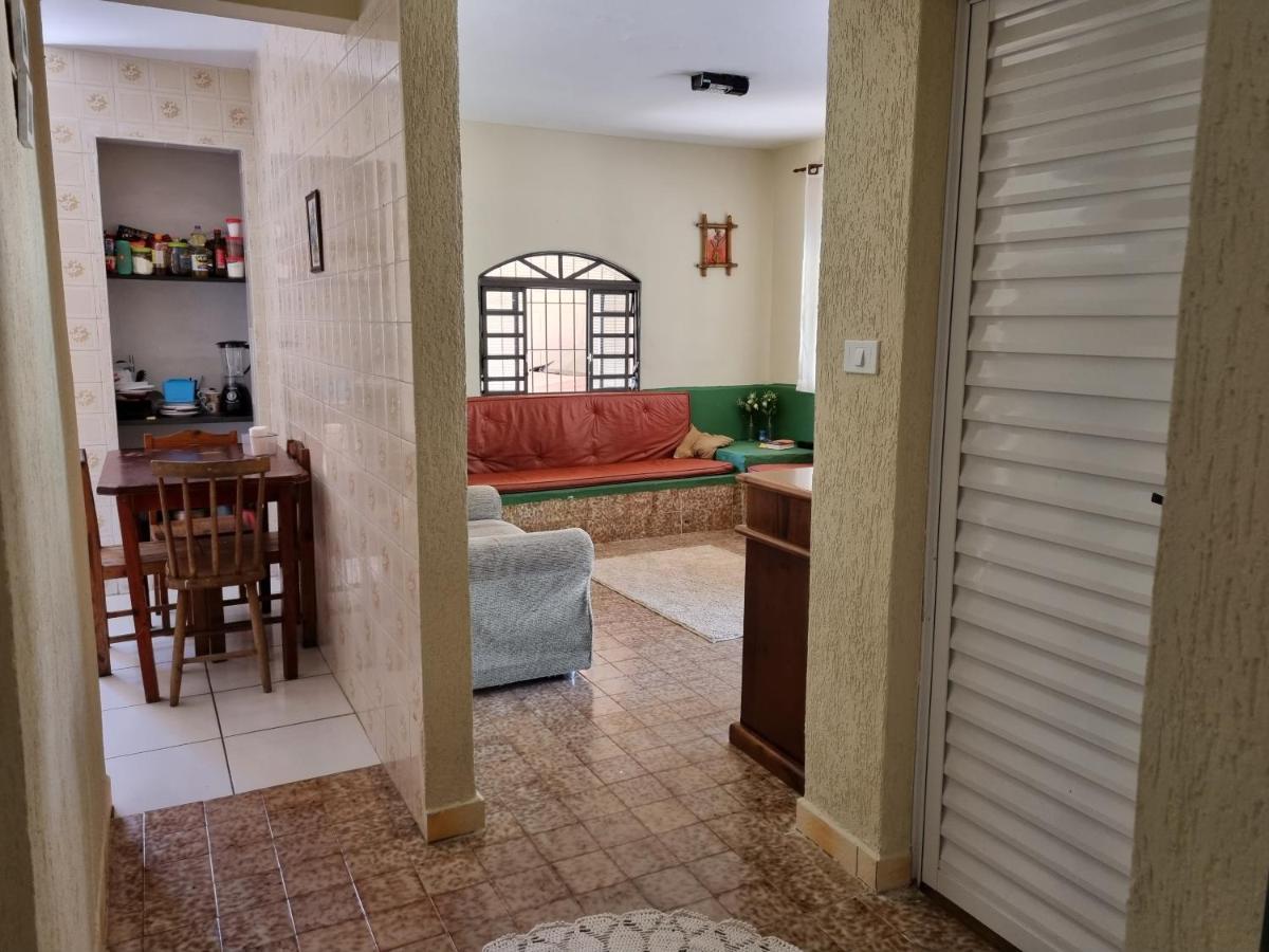 Confortável casa com piscina e churrasqueira a 100m da praia Caraguatatuba Exterior foto